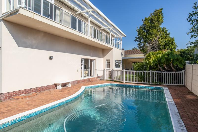 5 Bedroom Property for Sale in Constantia Western Cape